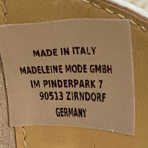 MADELEINE White Leather Pointy Toe Flats w/ Silver Hardware, Made in Italy - Picture 6 of 14